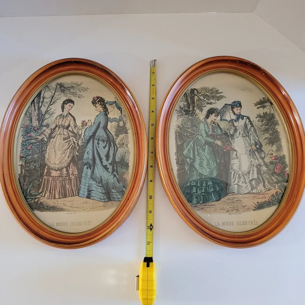 VTG LA MODE ILLUSTRE Victorian Ladies In Garden Wooden Oval Picture Frames